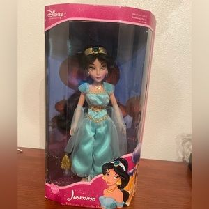 Rare Original Disney princess collection Jasmine porcelain doll (never opened)